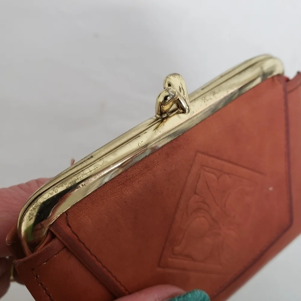 Vintage Amity Leather Wallet Kiss Clasp Coin Bi-Fold Snap Closure Unused